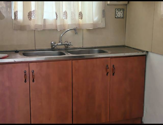 3 BEDROOM HOUSE TO LET IN MONTFORD